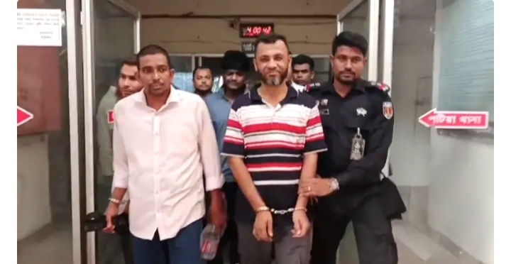 চট্টগ্রামে মাদকদ্রব্য নিয়ন্ত্রণ অধিদপ্তর কর্মকর্তা নিজেই ৬০ হাজার ইয়াবাসহ গ্রেপ্তার